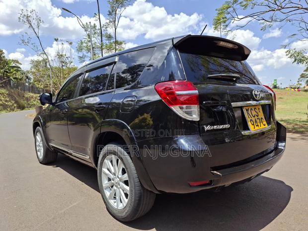 Toyota Vanguard 2011 Black