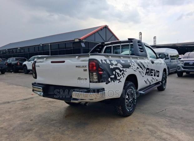 Toyota Hilux Revo Single Cab Deisel 2.4 RWD 2019 Pearl