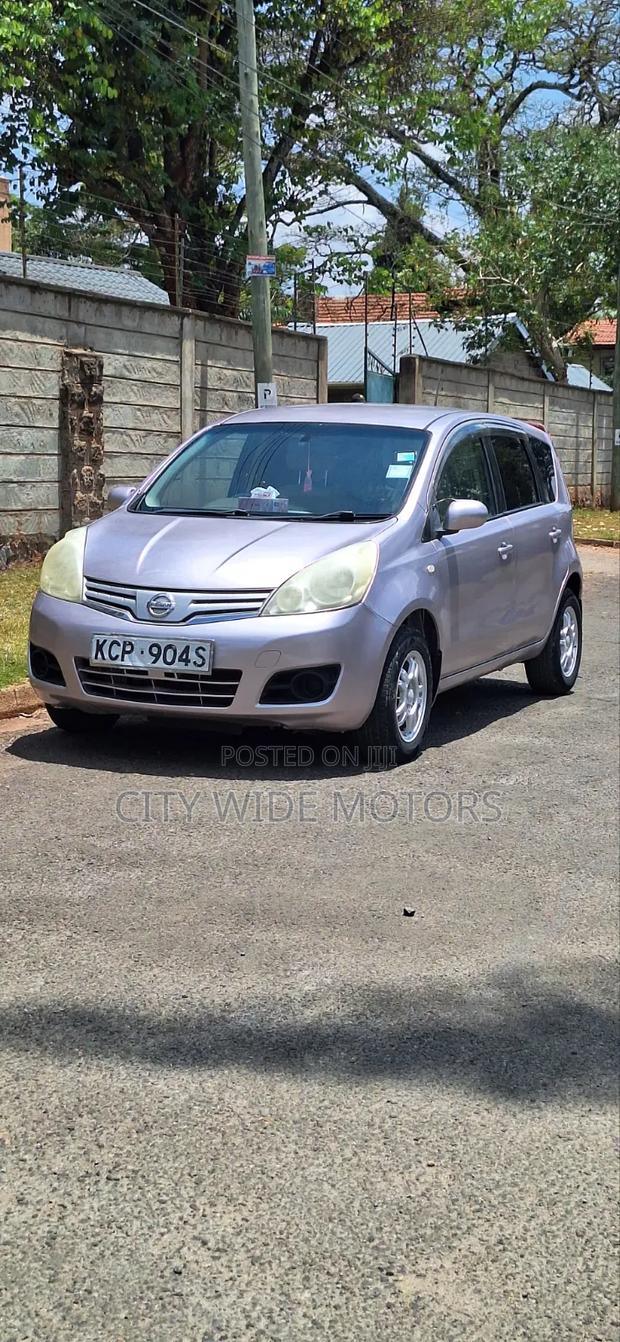 Nissan Note 1.4 2010 Purple