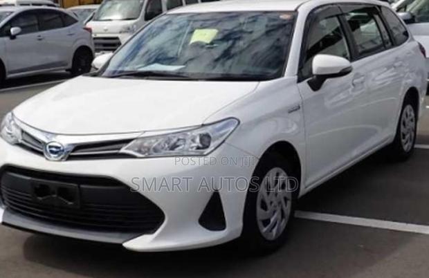 Toyota Corolla Fielder 1.5 Hybrid FWD 2019 Off white