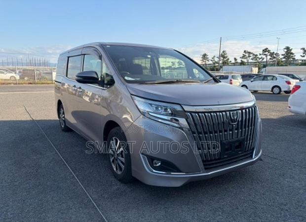 Toyota Esquire 2.0 FWD (7 seater) 2019 Brown