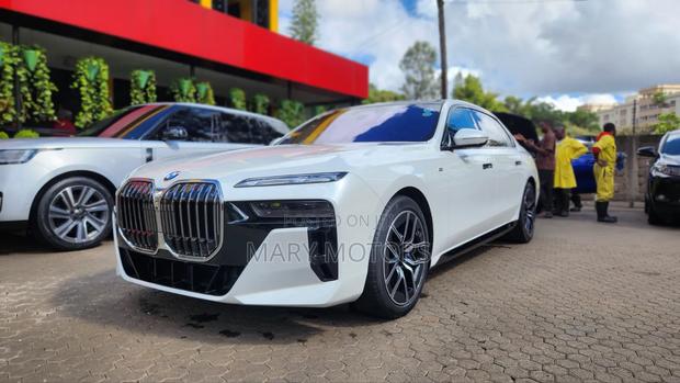 New BMW 7 Series 740i xDrive 2024 White