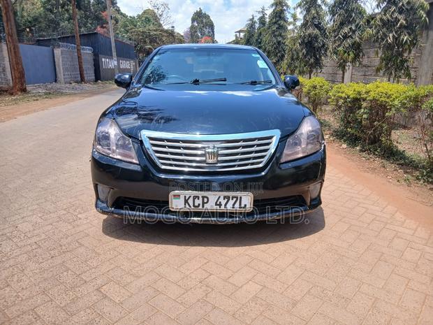 Toyota Crown 2010 Black