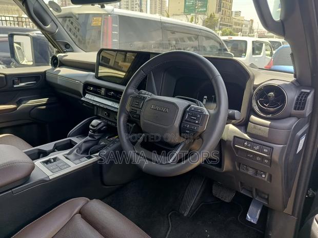 Toyota Land Cruiser Prado 2024 Black