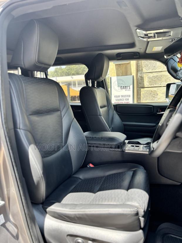 Toyota Land Cruiser Prado 2025