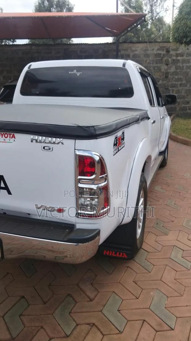 Toyota Hilux 2011 White