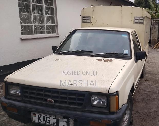 Mitsubishi L200 1997 White