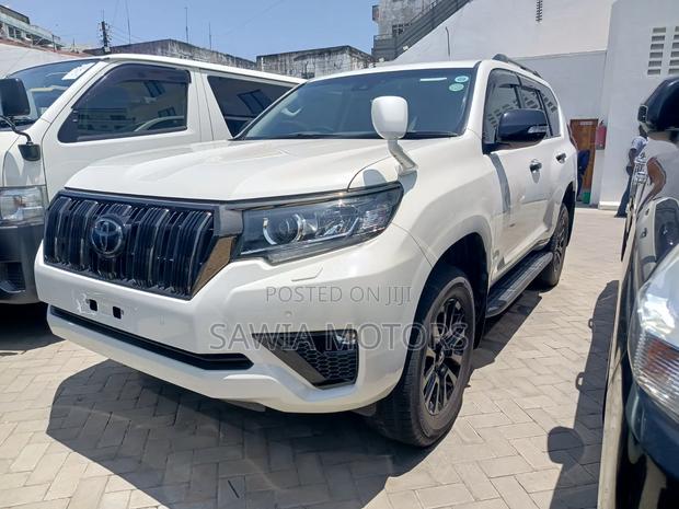 Toyota Land Cruiser Prado 2.8 2021 White