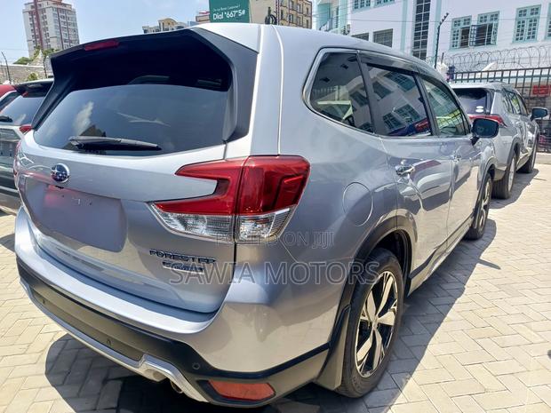 Subaru Forester Premium AWD 2020 Silver
