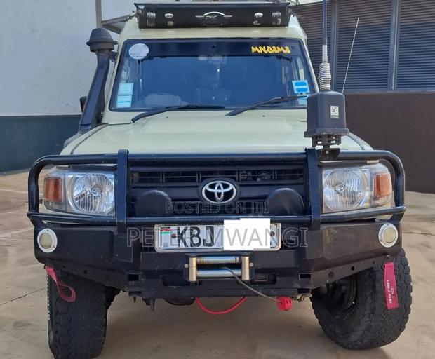 Toyota Land Cruiser 2009 Gray