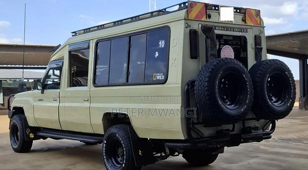 Toyota Land Cruiser 2009 Gray