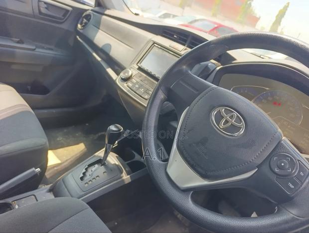 Toyota Corolla Fielder 1.5 Hybrid FWD 2019 Silver