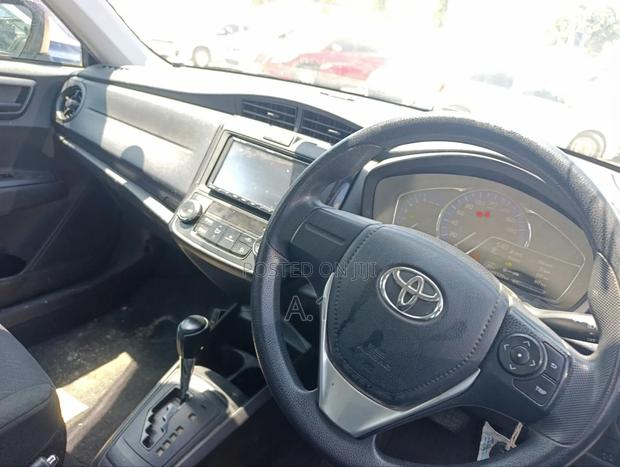 Toyota Axio 1.5 Hybrid 2WD 2019 Silver