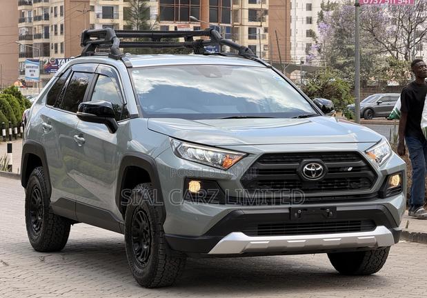 Toyota RAV4 Adventure 2019 Green