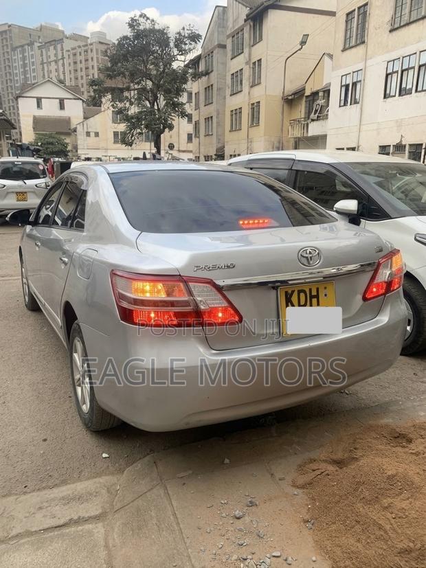 Toyota Premio 2014 Silver
