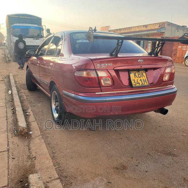Nissan Sunny 2002 Maroon