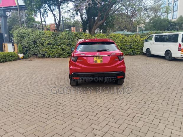 Honda Vezel 2018 Red