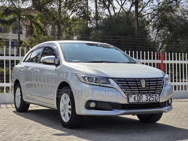 Toyota Premio 2018 Silver