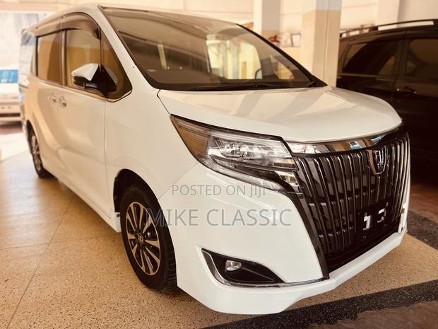 Toyota Esquire 2.0 FWD (7 seater) 2019 Pearl