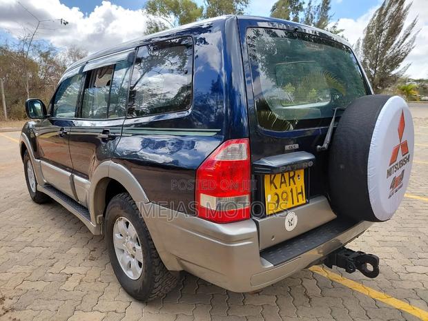 Mitsubishi Pajero 2003 Blue