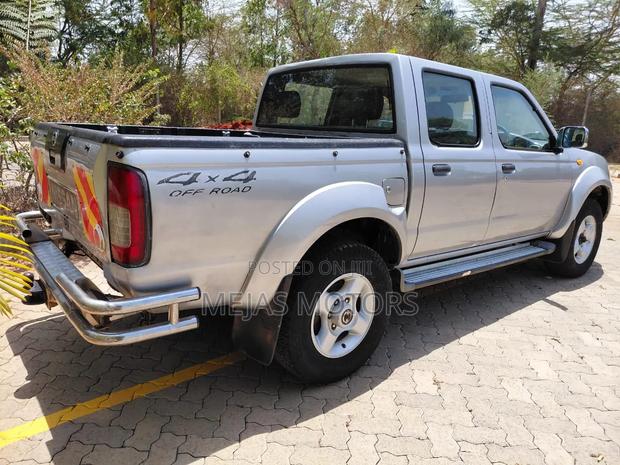 Nissan Navara 2005 Silver