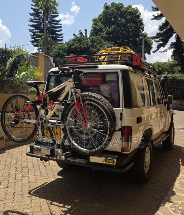 Toyota Land Cruiser 2010 White