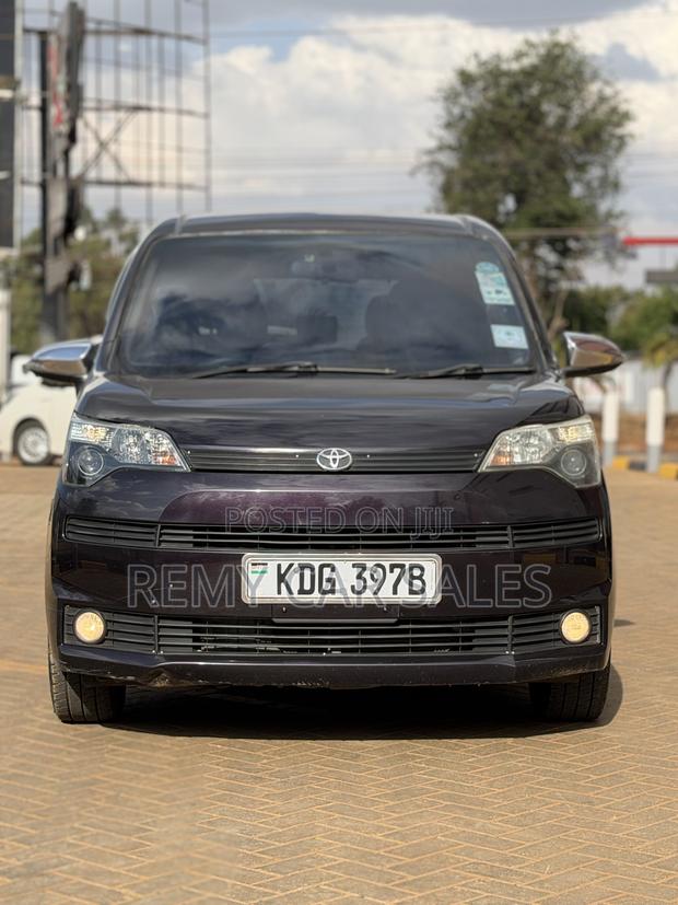 Toyota Spade 2014 Black