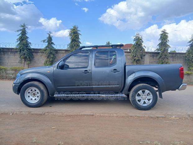 Nissan Navara 2007 Gray