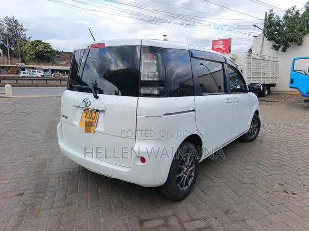 Toyota Sienta 2015 White