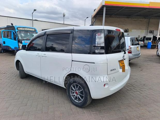 Toyota Sienta 2015 White