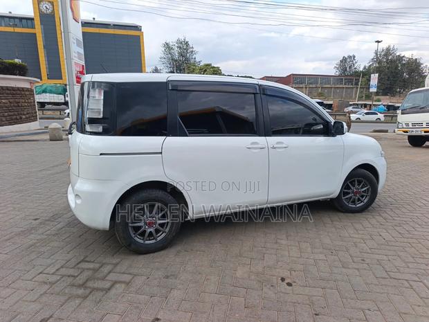 Toyota Sienta 2015 White