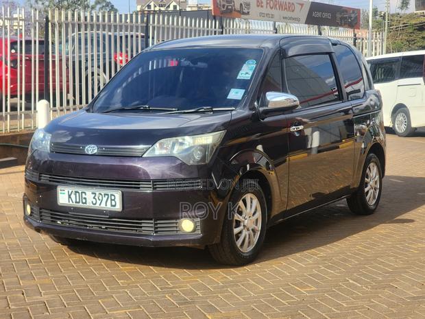 Toyota Spade 1.5 2014 Brown