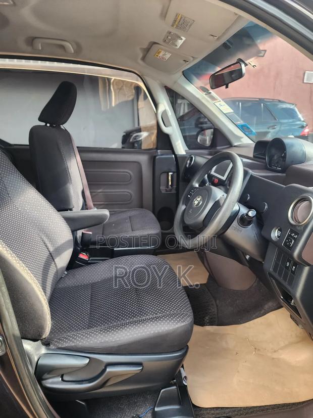 Toyota Spade 1.5 2014 Brown
