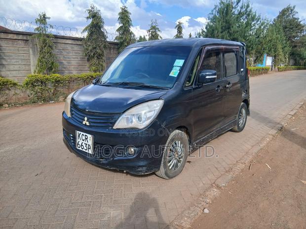Mitsubishi Delica 2011 Black