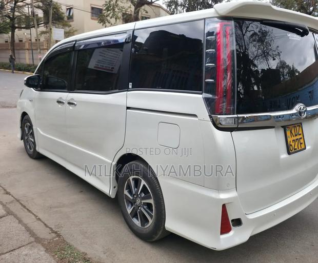 Toyota Noah 2019 White