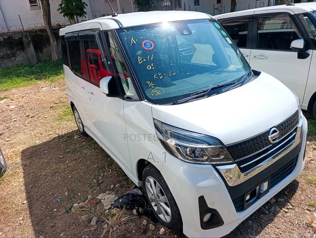 Nissan Dayz Roox 2019 White