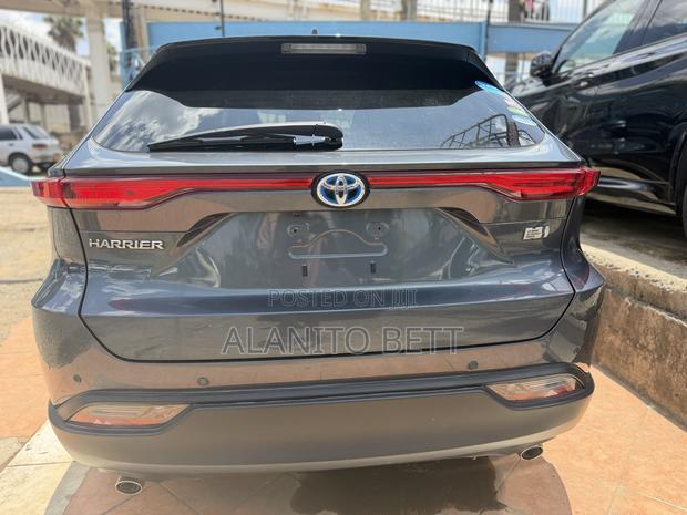 Toyota Harrier 2.5 Hybrid 2020 Blue