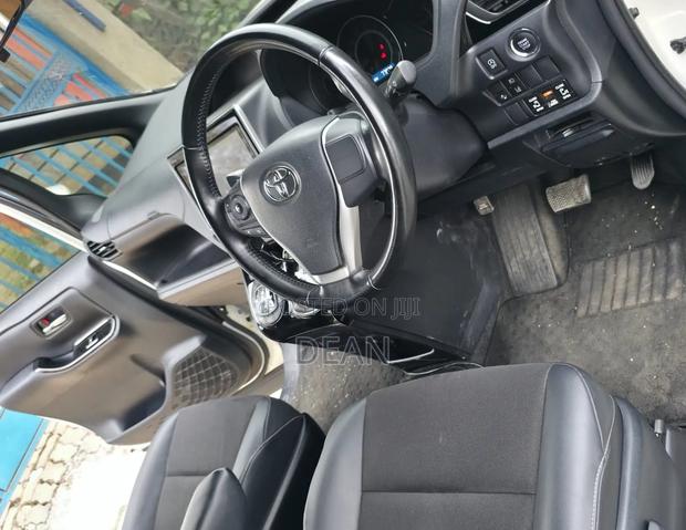 Toyota Noah 2019 White