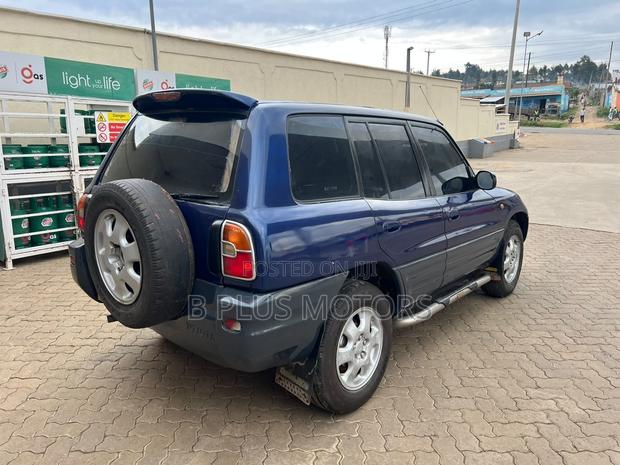 Toyota RAV4 2004 Blue