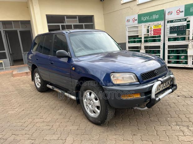 Toyota RAV4 2004 Blue