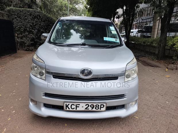 Toyota Voxy X 2WD 8-Seater 2008 Silver