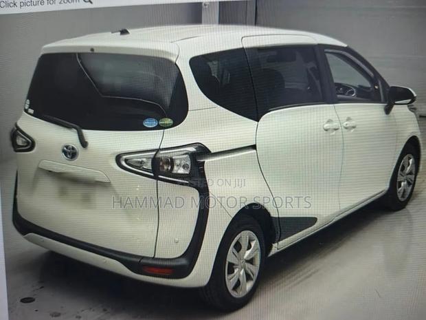 Toyota Sienta 1.5 FWD (6-seater) 2019 White