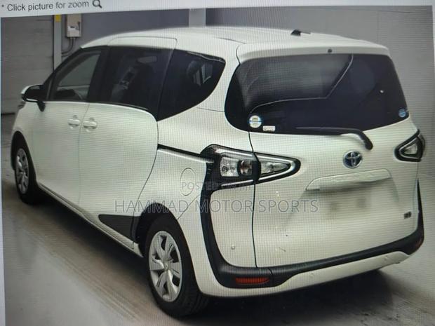 Toyota Sienta 1.5 FWD (6-seater) 2019 White