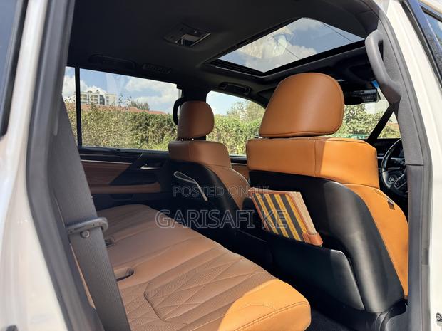 Lexus LX 570 AWD 2020 White