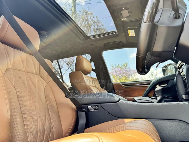 Lexus LX 570 AWD 2020 White
