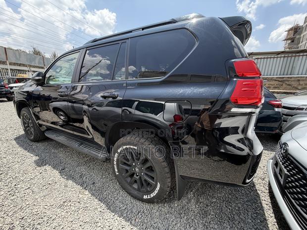 Toyota Land Cruiser Prado 2.8 2023 Black