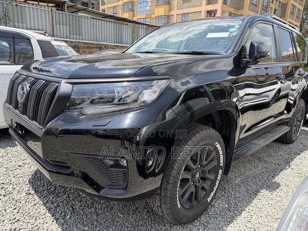 Toyota Land Cruiser Prado 2.8 2023 Black