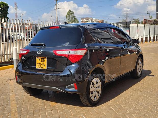 Toyota Vitz 1.3 FWD 5dr 2017 Black