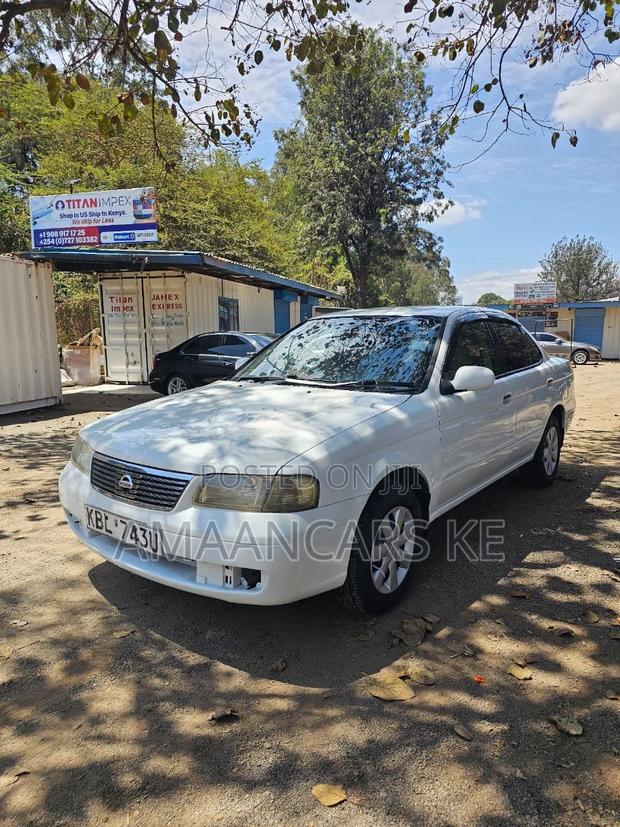 Nissan Sunny 2003 White