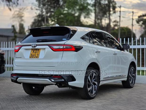 Toyota Harrier 2.0 Turbo 2018 Off white
